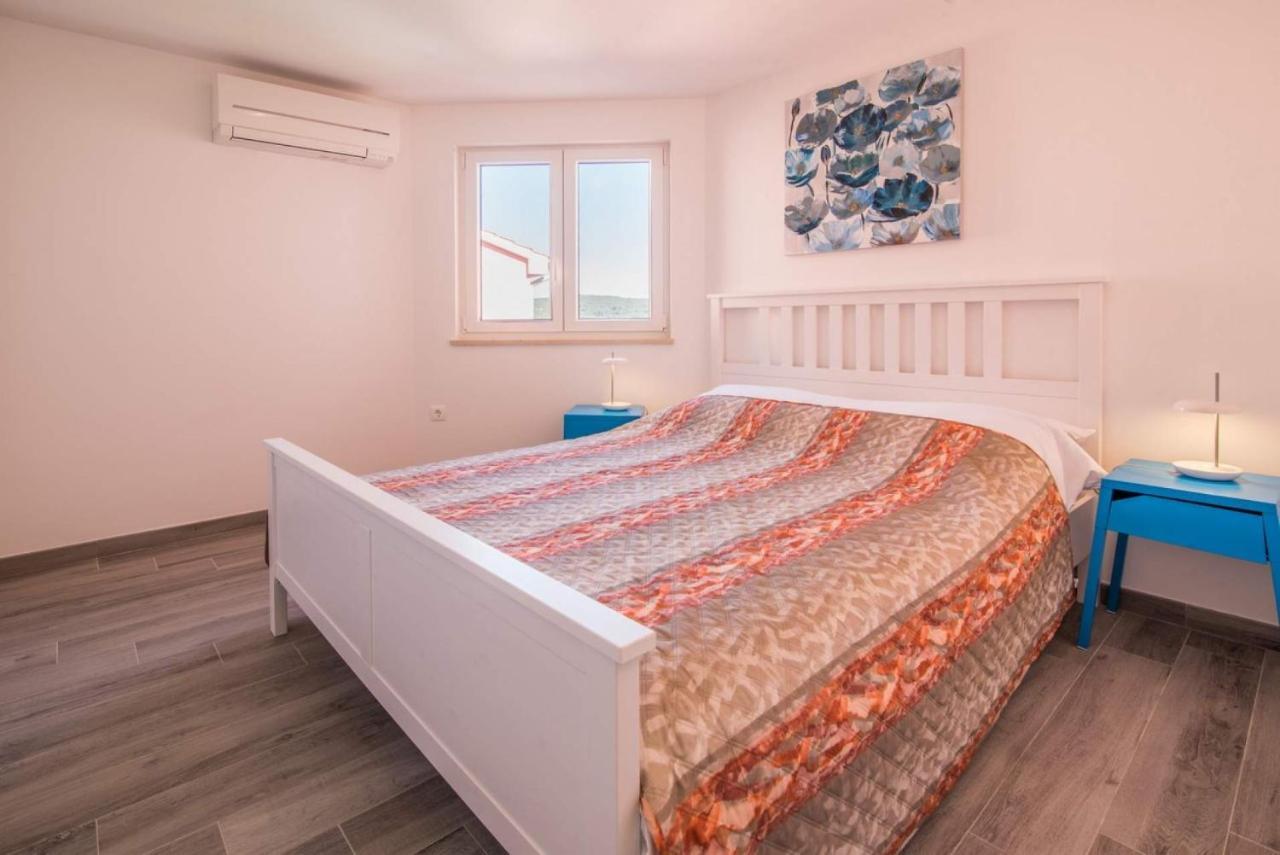 Apartman Zoe Vrbnik Екстериор снимка